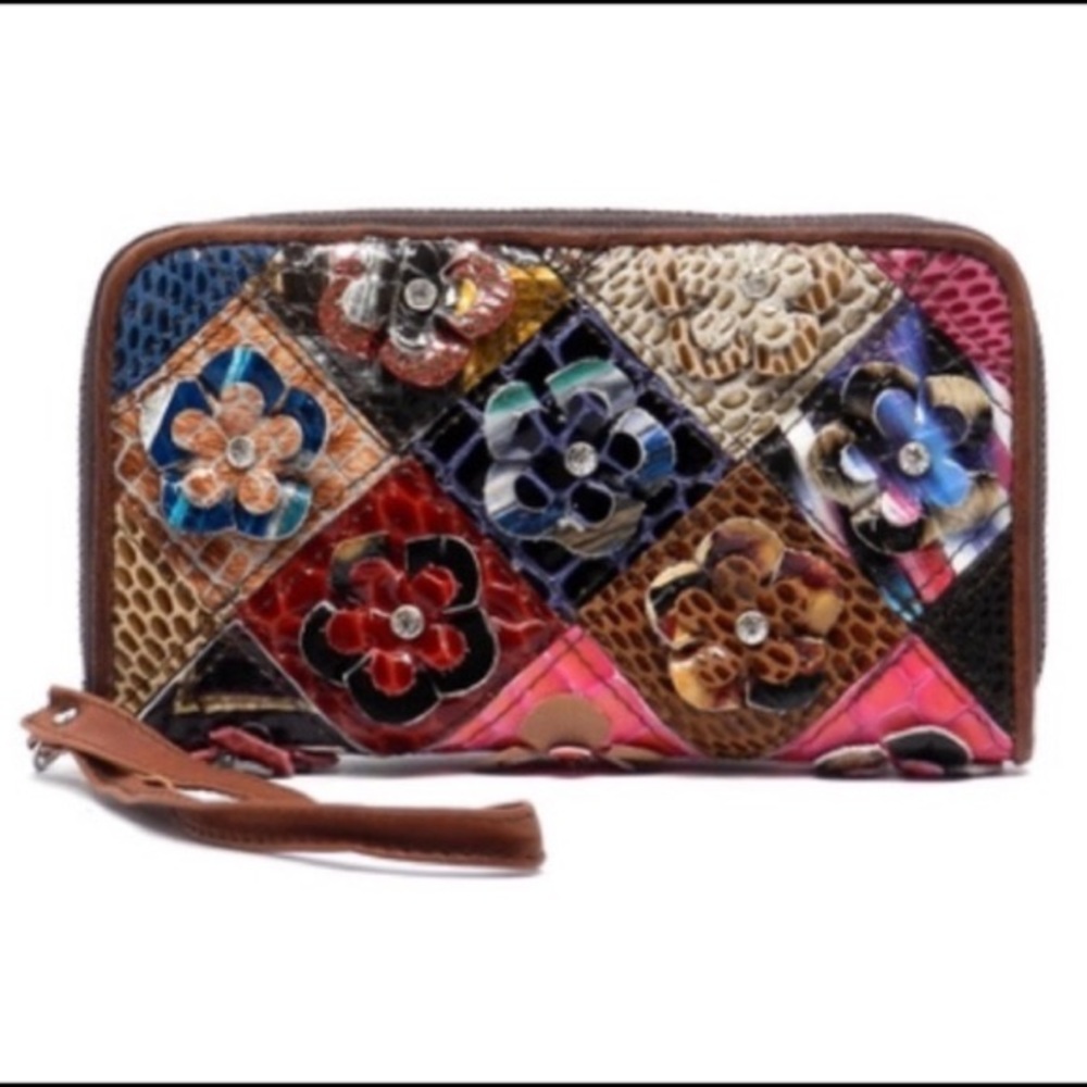 VINTAGE ME Floral Chic Wristlet/Wallet